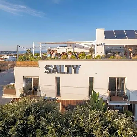 Отель The Salty Surf & Yoga 4*
