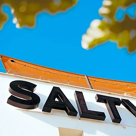 Отель The Salty Surf & Yoga 4*